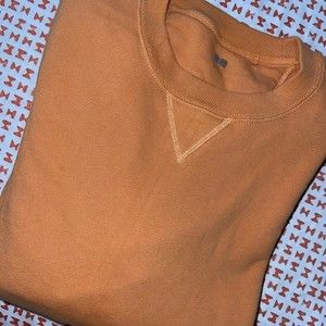 UNIQLO TAN UNISEX SWEATSHIRT